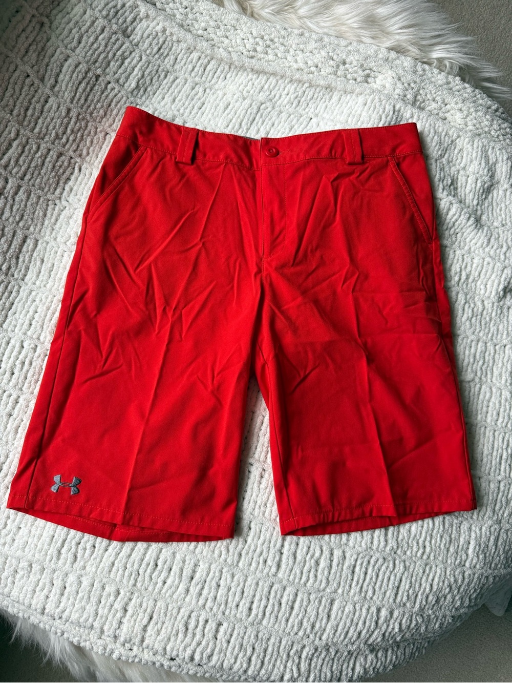 Under Armour Boys Red Flat Front Shorts Size XL Like New
